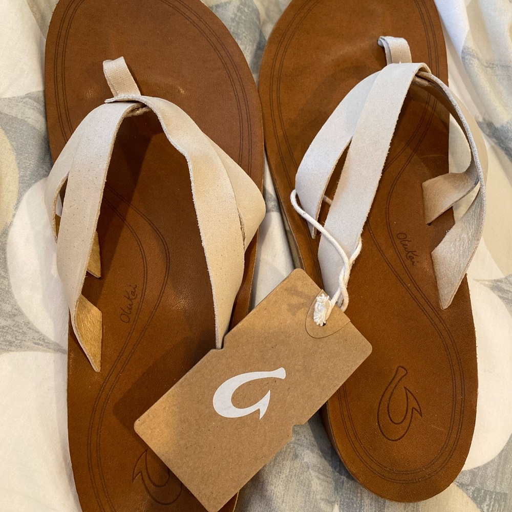 Olukai flip flops size 10 brand new with tags